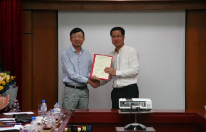 DMC Trao quyết định bổ nhiệm Giám đốc Trung tâm nghiên cứu ứng dụng và dịch vụ kỹ thuật